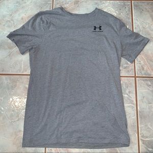 YOUTH XL UNDER ARMOUR T SHIRT